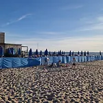 Apartman 300 M De La *