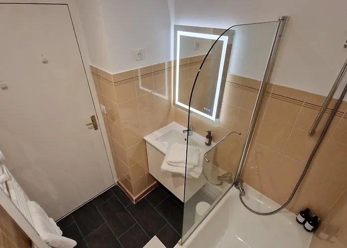 Appartamento 300 M De La *