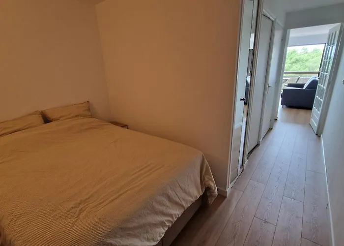 300 M De La Appartamento